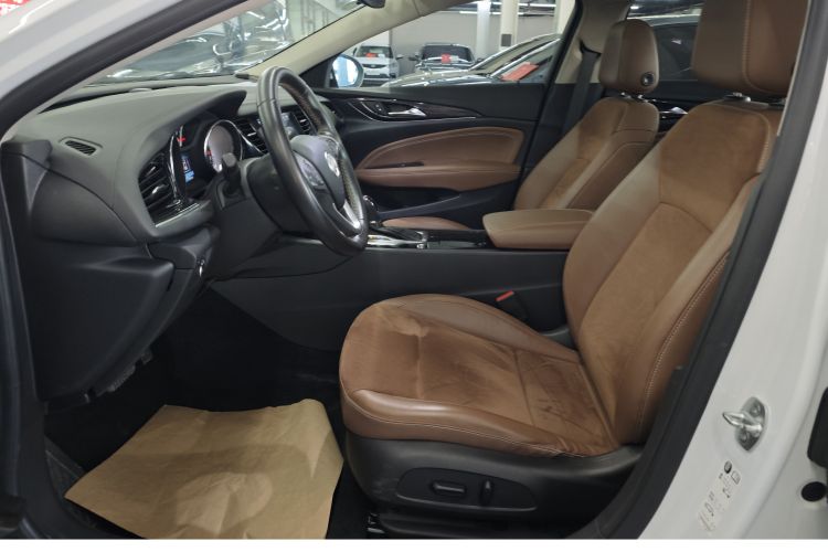 别克 君威 2019款 20T 精英型 国VI中控内饰7003