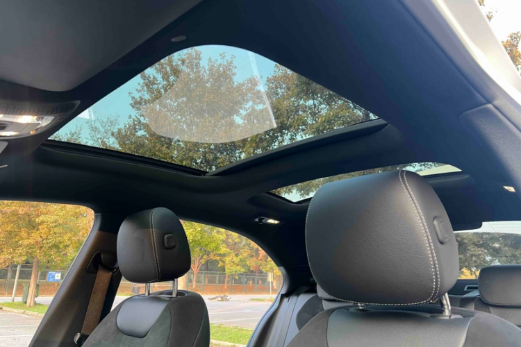 奔驰A级 2022款 改款三 A 200 L 运动轿车时尚型中控内饰7006