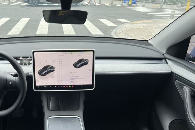 特斯拉 Model Y 2024款 后轮驱动版中控内饰7005
