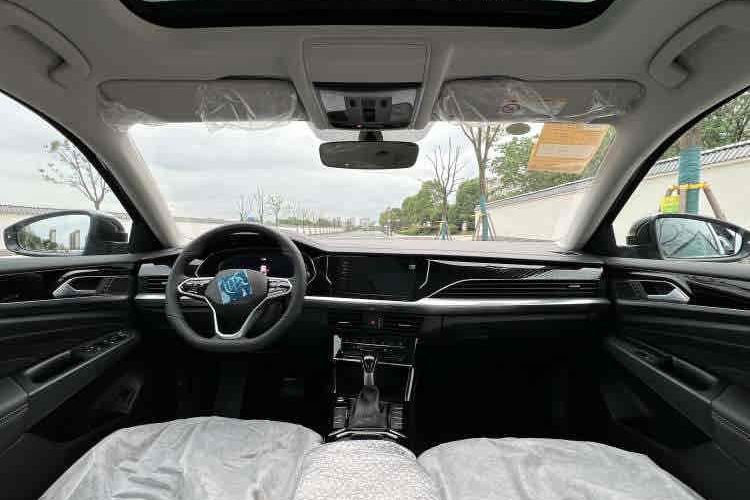 大众 帕萨特 2025款 出众款 330TSI 星空精英版中控内饰7001