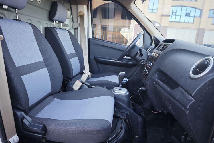 长安凯程 长安睿行EM60 2021款 纯电动厢式运输车60kW中控内饰7004