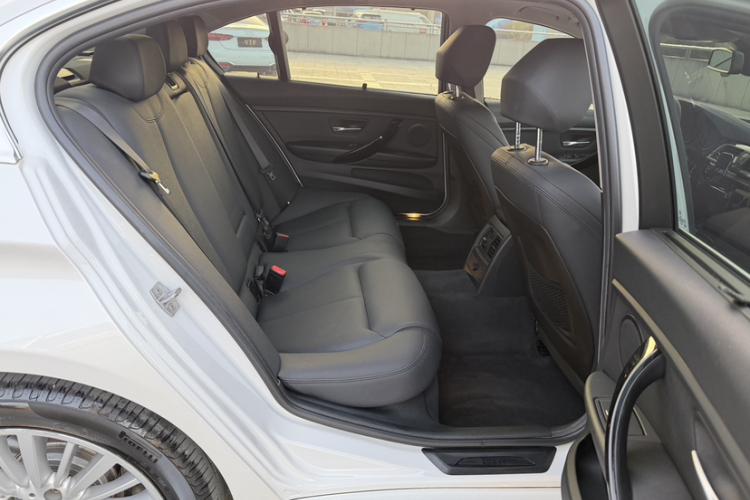 宝马3系 2018款 320Li 时尚型中控内饰7002