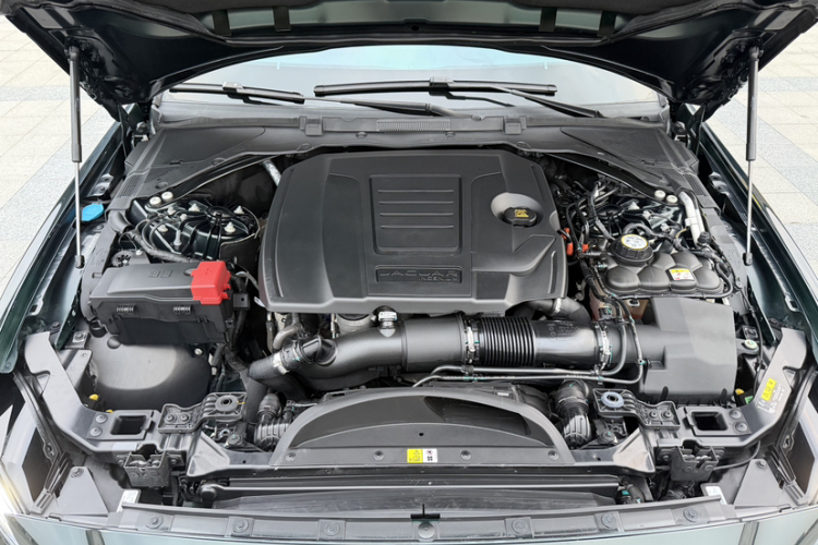 捷豹XEL 2022款 2.0T 250PS R-DYNAMIC S进取运动版局部细节24