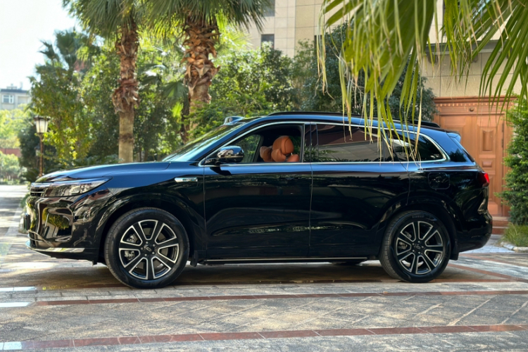 鸿蒙智行 问界M7 2024款 1.5T 智驾四驱Ultra版 5座车身外观6007