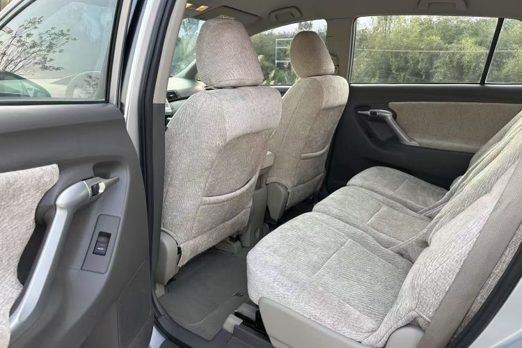 丰田 逸致 2014款 星耀 180E CVT精英版中控内饰7005