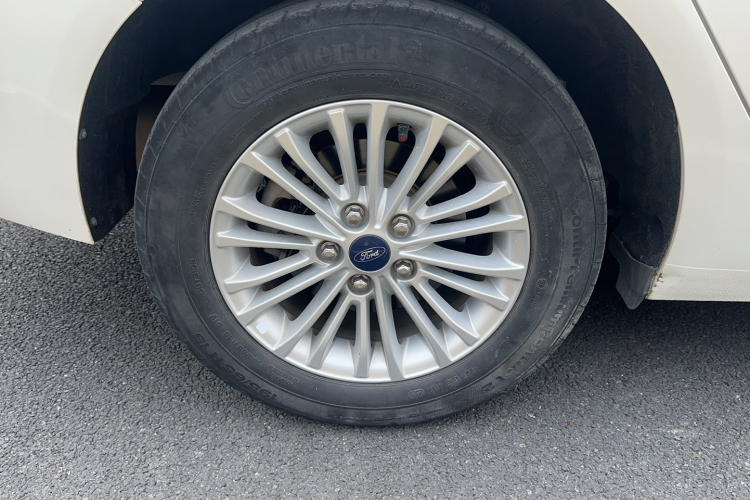 福特 福睿斯 2015款 1.5L 自动舒适型车身外观6008