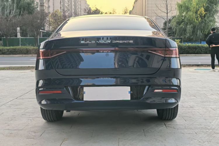 比亚迪 秦PLUS 2024款 荣耀版 DM-i 120KM领先型车身外观6007