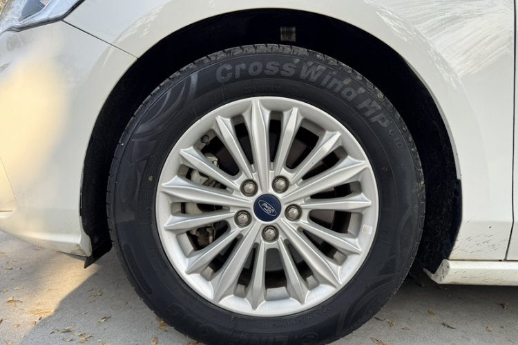 福特 福克斯 2020款 三厢 EcoBoost 180 自动锋潮型车身外观6005