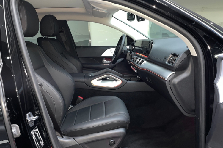 奔驰GLE 2022款 改款 GLE 350 4MATIC 轿跑SUV 时尚型中控内饰7007