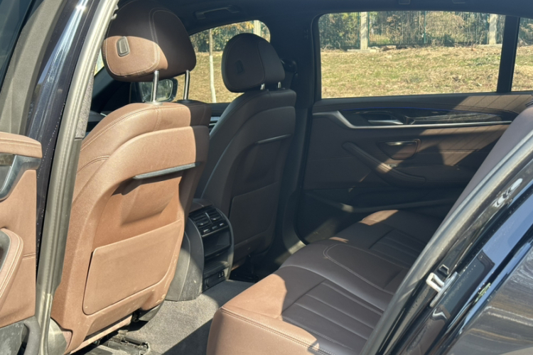 宝马5系 2020款 525Li M运动套装中控内饰7008