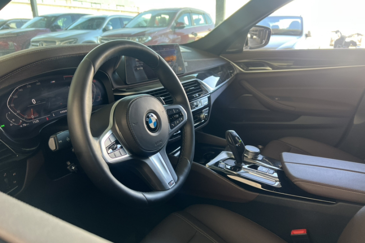 宝马5系 2020款 525Li M运动套装中控内饰7001