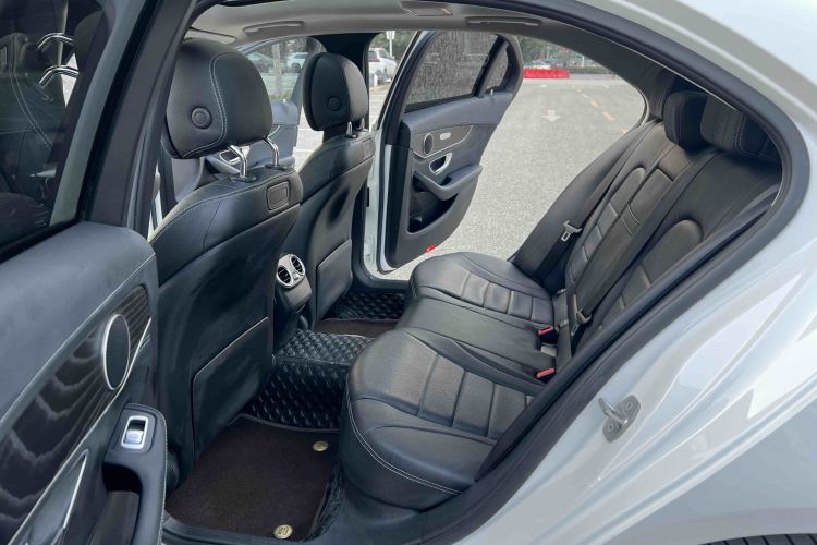 奔驰C级 2017款 改款 C 200 L 运动版中控内饰7006