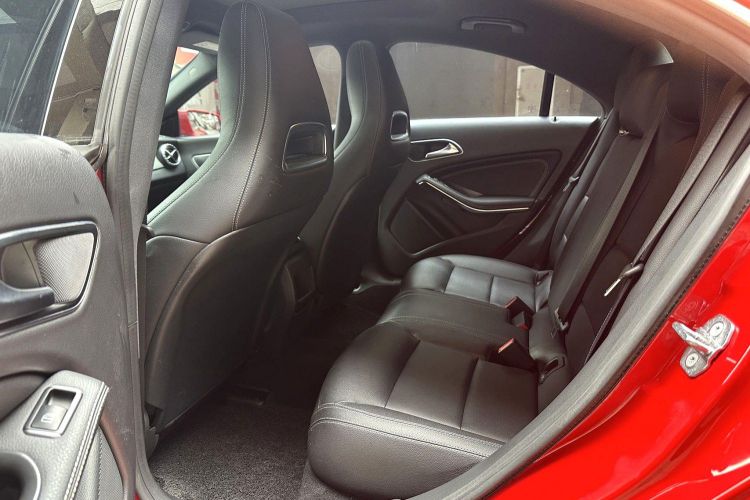 奔驰CLA 2018款 CLA 200 动感型中控内饰7004