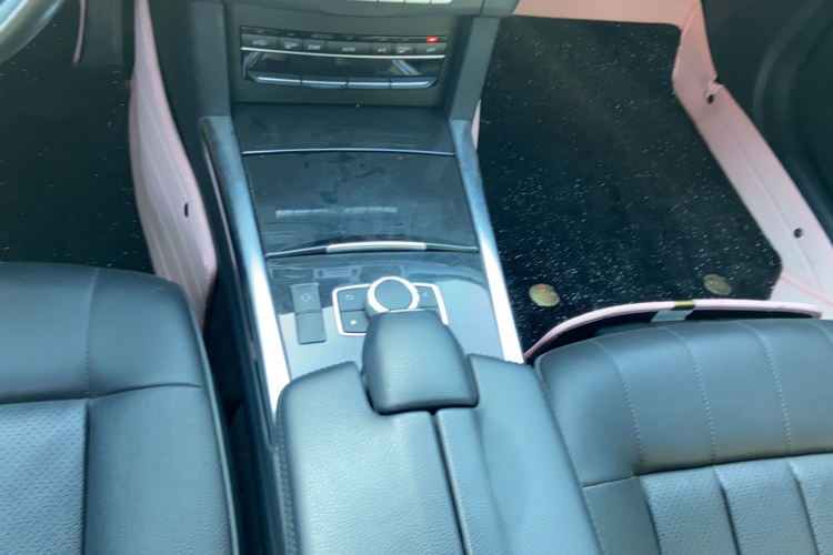 奔驰E级 2015款 改款 E 260 L 运动时尚型局部细节18