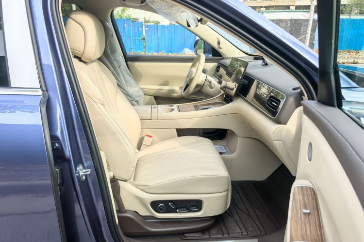 鸿蒙智行 问界M7 2026款 增程 Max四驱版 5座中控内饰7008