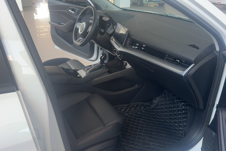 名爵 MG5 2022款 180DVVT CVT青春风尚版中控内饰7004