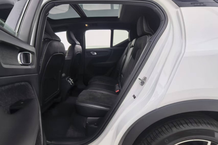 沃尔沃XC40 2020款 T4 四驱智雅运动版中控内饰7003