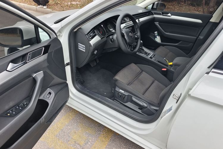 大众 蔚揽 2017款 280TSI 两驱舒行版中控内饰7003