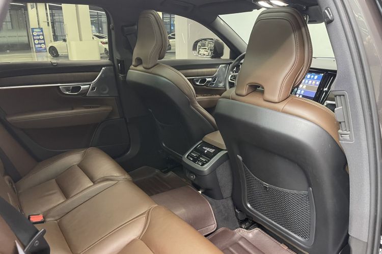 沃尔沃V90 2024款 Cross Country B5 AWD 智尊版中控内饰7006