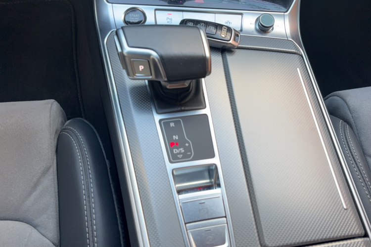 奥迪A6L 2023款 改款 45 TFSI 臻选动感型局部细节18