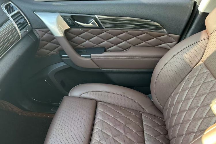 哈弗H9 2022款 2.0T 汽油四驱尊享型 5座中控内饰7005