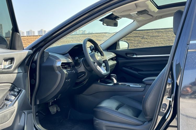 日产 天籁 2021款 2.0L XL 舒适版中控内饰7005