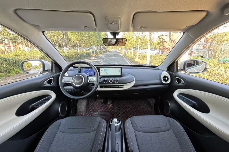 五菱汽车 五菱缤果 2023款 333km 快享款中控内饰7006