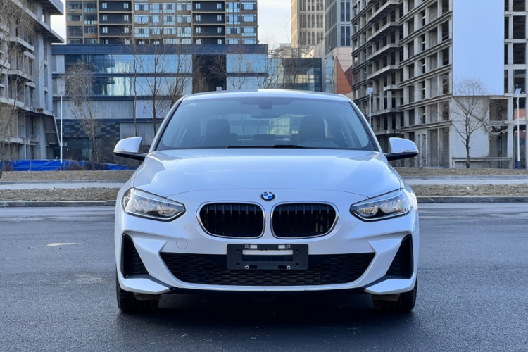 宝马1系 2021款 改款 120i M运动版车身外观6001