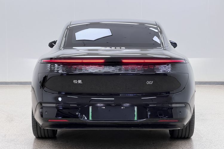 极氪007 2024款 四驱版 75kWh车身外观6002