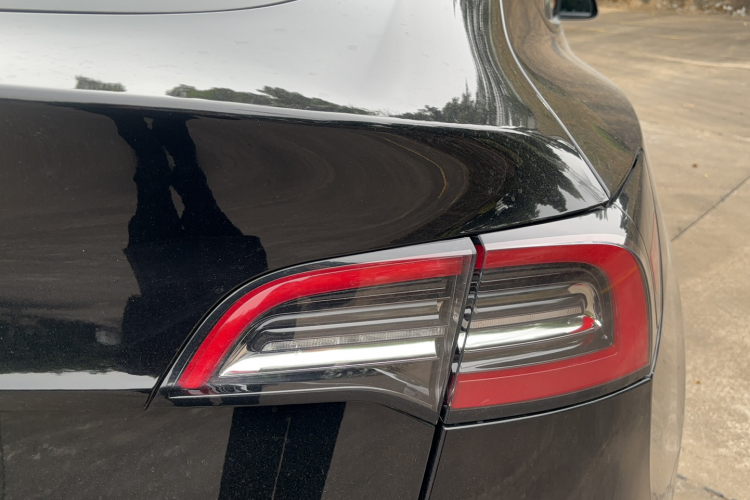 特斯拉 Model Y 2022款 改款 后轮驱动版车身外观6006