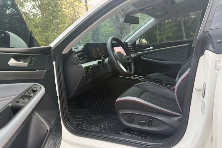 大众 2022款 凌渡L 280TSI DSG炫辣版中控内饰7002