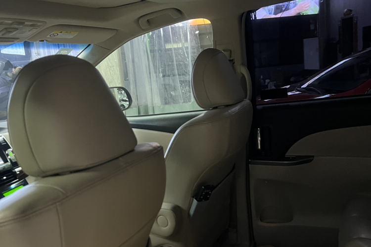 丰田 普瑞维亚 2012款 2.4L 7人座豪华版中控内饰7010