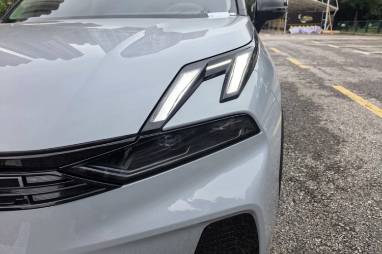 领克06 EM-P 2023款 EM-P 126长续航Halo车身外观6002