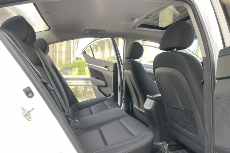 东风风光 风光370 2018款 S370 1.5L CVT豪华型 7座中控内饰7005