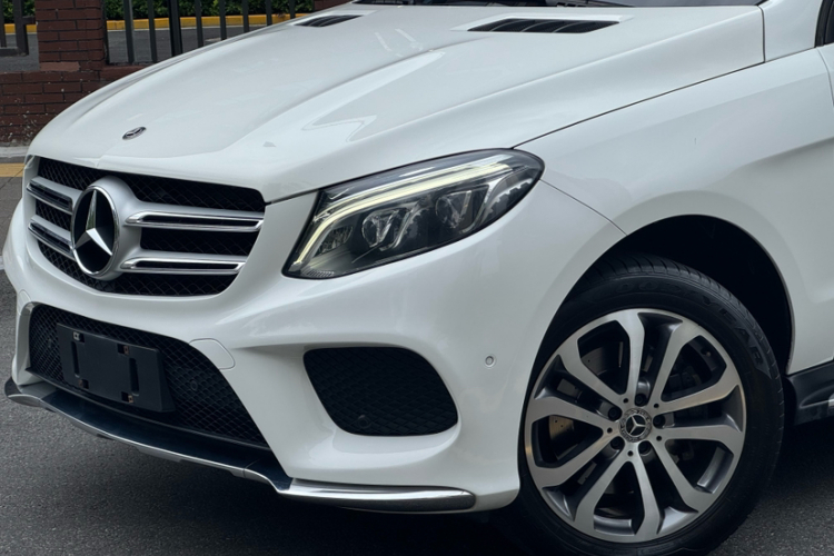 奔驰GLE 2017款 GLE 320 4MATIC 动感型车身外观6009