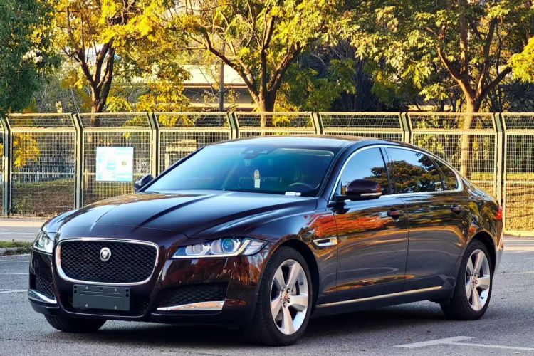 捷豹XFL 2020款 XFL 2.0T P200 两驱精英版车身外观6006