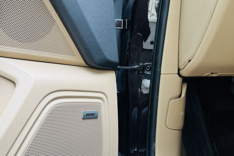 保时捷 2022款 Macan 2.0T中控内饰7011