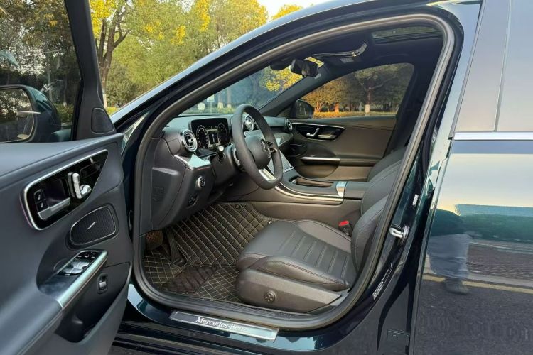 奔驰C级 2023款 改款 C 260 L 运动版局部细节19