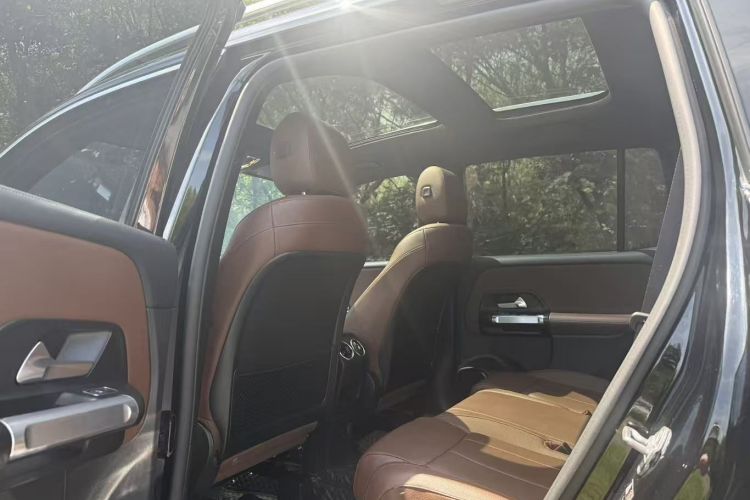 奔驰GLB 2021款 GLB 200 动感型中控内饰7009