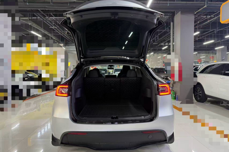 特斯拉 Model Y 2023款 后轮驱动版车身外观6002