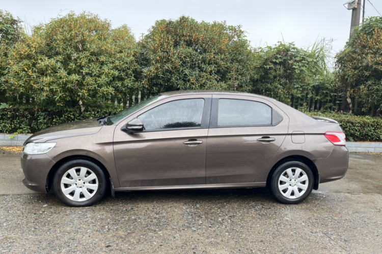 标致301 2014款 1.6L 自动舒适版车身外观6001