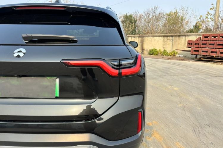 蔚来ES6 2022款 75kWh 运动版车身外观6009