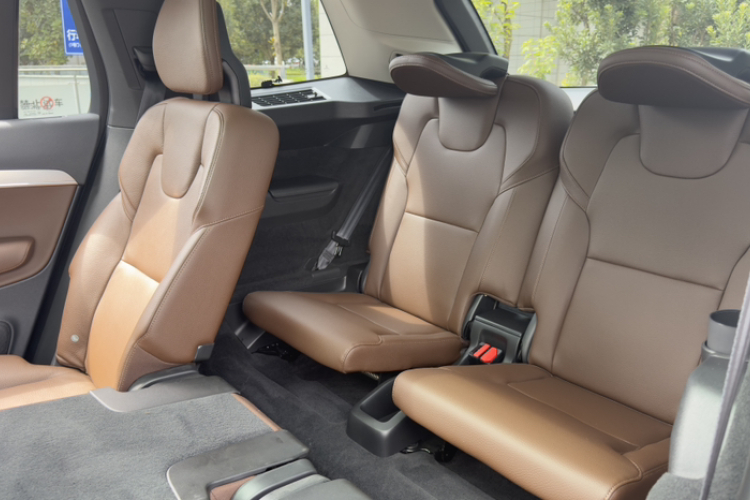 沃尔沃XC90 2018款 T6 智逸版 7座中控内饰7008