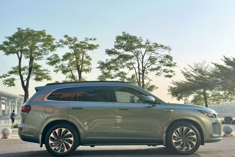 鸿蒙智行 问界M7 2024款 1.5T 智驾四驱Ultra版 5座车身外观6007