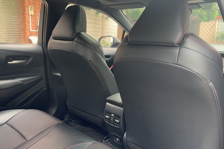 丰田 雷凌 2021款 185T CVT运动版中控内饰7011