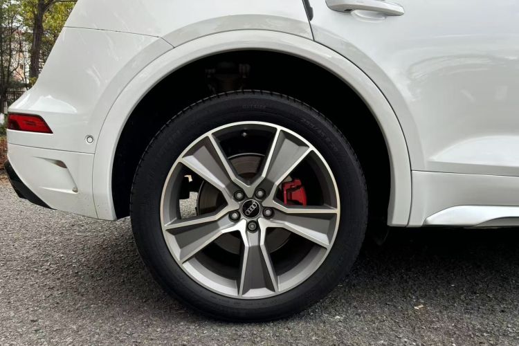 奥迪Q5L 2021款 45 TFSI 豪华动感型车身外观6013
