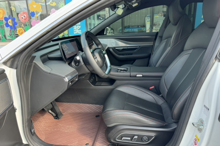 小鹏P7 2023款 P7i 702 Pro局部细节19