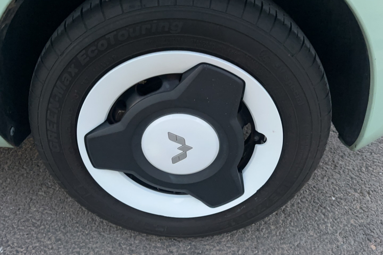 五菱汽车 宏光MINIEV 2022款 马卡龙臻享款 磷酸铁锂车身外观6004