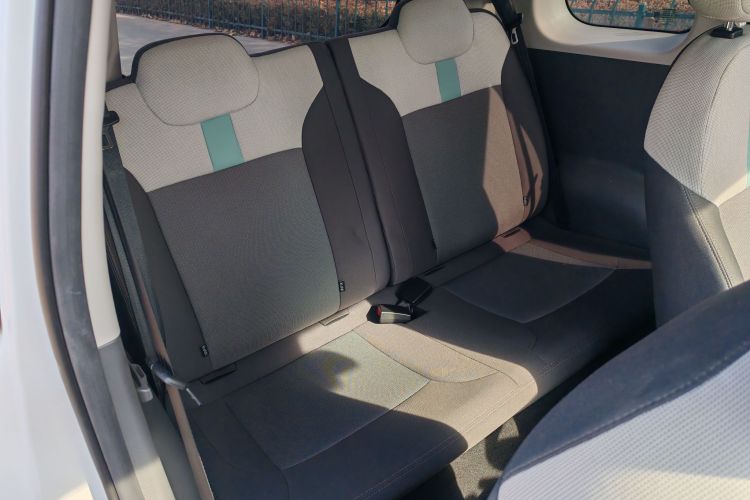 长安启源 长安Lumin 2023款 205km 香沁款中控内饰7003