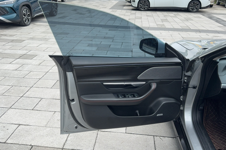 小鹏P7 2021款 480N中控内饰7006